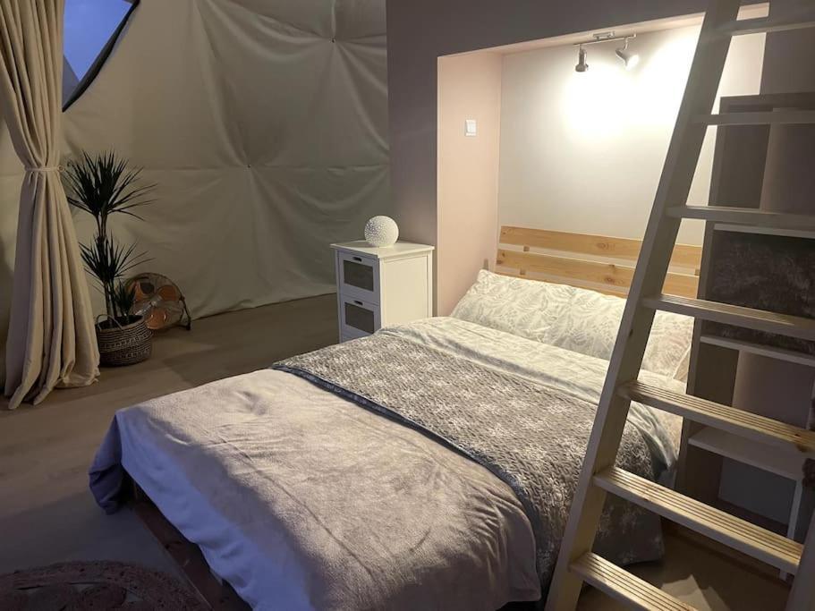 Hotel Beautiful Located Dome Wapnica  Esterno foto