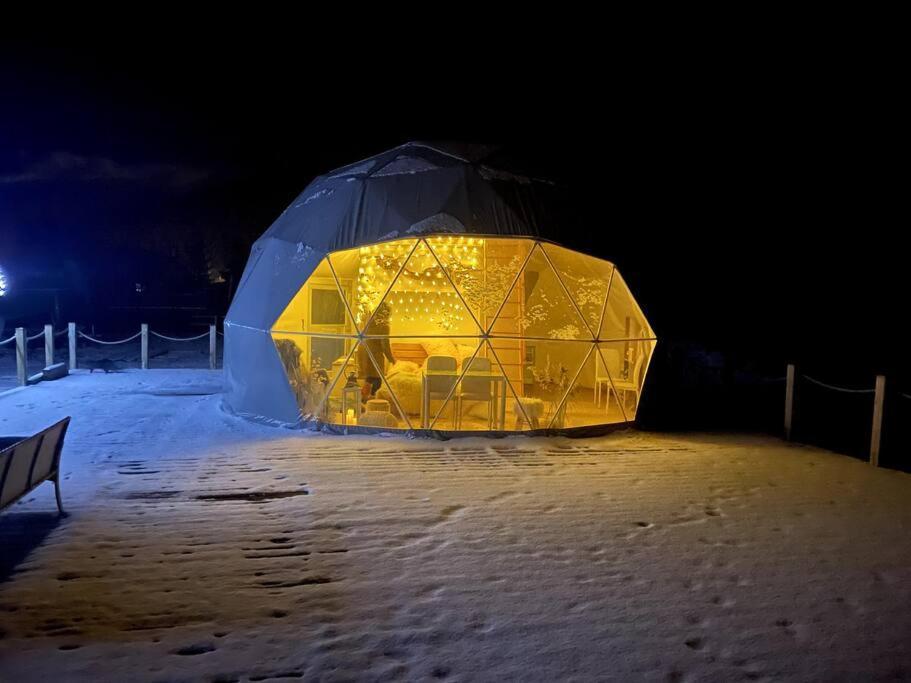 Hotel Beautiful Located Dome Wapnica  Esterno foto