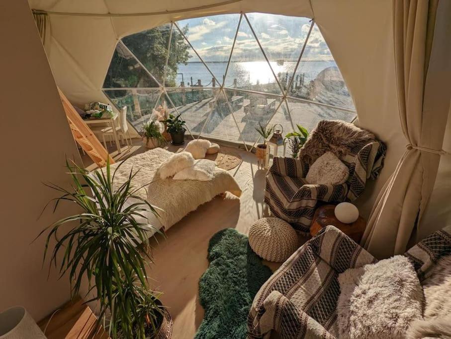 Hotel Beautiful Located Dome Wapnica  Esterno foto